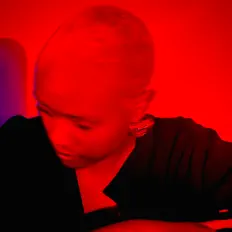 Hör dir Asha Sydney an, schau dir Musikvideos an, lies die Biografie, finde Tourdaten und mehr!