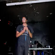 Escucha a Cash Thomas, mira vídeos musicales, lee la biografía, consulta fechas de giras y mucho más.