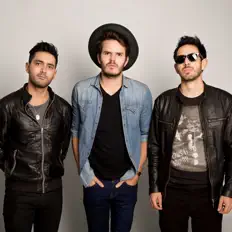 Dominicを聴いたり、ミュージックビデオを鑑賞したり、経歴やツアー日程などを確認したりしましょう！