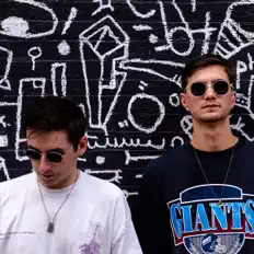 收听 Poolhaus、观看音乐视频、阅读小传、查看巡演日期等 ！