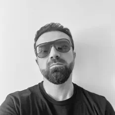聆聽 Martin Avari、觀看音樂影片、閱讀小傳、查看巡演日期等！
