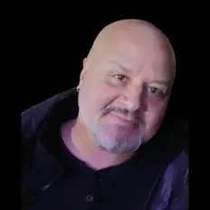 Poslechněte si interpreta Mikahl, sledujte hudební videa, přečtěte si životopis, podívejte se na data turné a další informace.