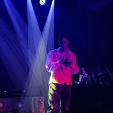 Ascolta LORA, guarda video musicali, leggi la biografia, vedi le date del tour & altro!