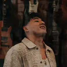 Écoutez CZAR, regardez des vidéoclips, lisez la biographie, consultez les dates de tournée et plus encore !