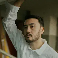 Poslechněte si interpreta Nurbek, sledujte hudební videa, přečtěte si životopis, podívejte se na data turné a další informace.