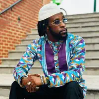 Ascolta undefined, guarda video musicali, leggi la biografia, vedi le date del tour & altro!