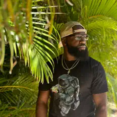 Ouça Super Space Shon, assista a videoclipes, leia a biografia, veja as datas das turnês e mais!