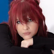 Écoutez TAISI, regardez des vidéoclips, lisez la biographie, consultez les dates de tournée et plus encore !