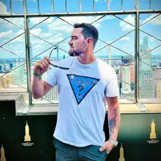 Ascolta Keyon P., guarda video musicali, leggi la biografia, vedi le date del tour & altro!