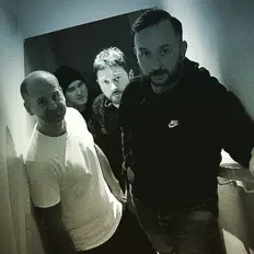 Ascolta Groundrush, guarda video musicali, leggi la biografia, vedi le date del tour & altro!