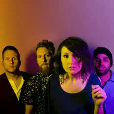 The Wet Darlingsを聴いたり、ミュージックビデオを鑑賞したり、経歴やツアー日程などを確認したりしましょう！