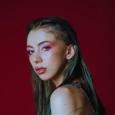 Ακούστε περιεχόμενο από лоре́н, παρακολουθήστε μουσικά βίντεο, διαβάστε το βιογραφικό, δείτε ημερομηνίες περιοδείας, και πολλά ακόμη!