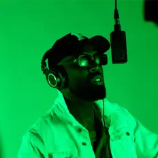 Luister naar 10erson, bekijk muziekvideo's, lees de bio, bekijk de tourdata, en meer!