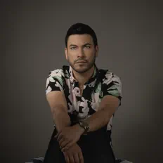 Listen to Daniel Páez, watch music videos, read bio, see tour dates & more!