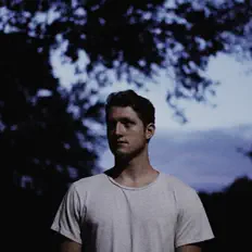 收听 Mitch Fossier、观看音乐视频、阅读小传、查看巡演日期等 ！