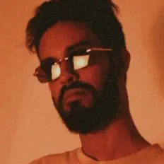 Dengarkan Yung Xiety, tonton video musik, baca bio, lihat tanggal tur & lainnya!