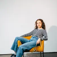 聆聽 undefined、觀看音樂影片、閱讀小傳、查看巡演日期等！