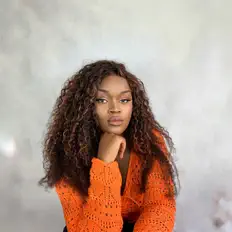 Ngwing Bを聴いたり、ミュージックビデオを鑑賞したり、経歴やツアー日程などを確認したりしましょう！