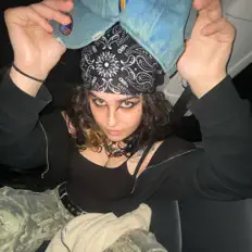 Ascolta Onyxia, guarda video musicali, leggi la biografia, vedi le date del tour & altro!