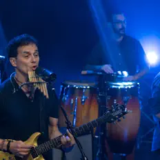 Escucha a Ojos Feos, mira videos musicales, lee su biografía, consulta las fechas de las gira y más.