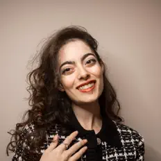 收听 Barçın、观看音乐视频、阅读小传、查看巡演日期等 ！