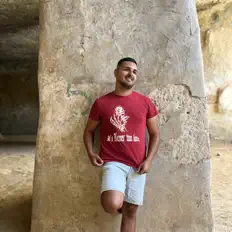 Poslechněte si interpreta Thebull, sledujte hudební videa, přečtěte si životopis, podívejte se na data turné a další informace.