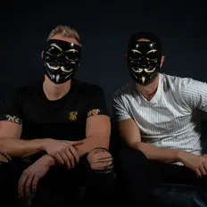 Poslechněte si interpreta Reflexx, sledujte hudební videa, přečtěte si životopis, podívejte se na data turné a další informace.