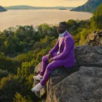 Hör dir undefined an, schau dir Musikvideos an, lies die Biografie, finde Tourdaten und mehr!