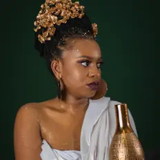 Escucha a Peace Kananura, mira videos musicales, lee su biografía, consulta las fechas de las gira y más.