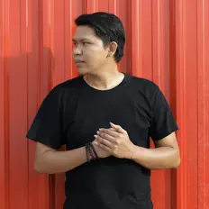 收听 Gie、观看音乐视频、阅读小传、查看巡演日期等 ！