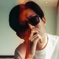 聆聽 undefined、觀看音樂影片、閱讀小傳、查看巡演日期等！