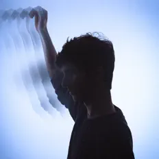 ROOTIMEを聴いたり、ミュージックビデオを鑑賞したり、経歴やツアー日程などを確認したりしましょう！