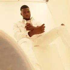 收听 Nappyboy、观看音乐视频、阅读小传、查看巡演日期等 ！