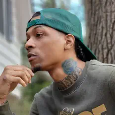 Hör dir Wildlyfe 1hunnud an, schau dir Musikvideos an, lies die Biografie, finde Tourdaten und mehr!