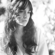 Ascolta Ruby Pettit, guarda video musicali, leggi la biografia, vedi le date del tour & altro!