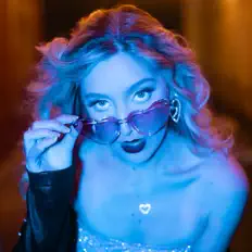 聆聽 Cara DeChurch、觀看音樂影片、閱讀小傳、查看巡演日期等！