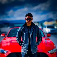 XTEを聴いたり、ミュージックビデオを鑑賞したり、経歴やツアー日程などを確認したりしましょう！