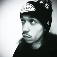Hör dir undefined an, schau dir Musikvideos an, lies die Biografie, finde Tourdaten und mehr!