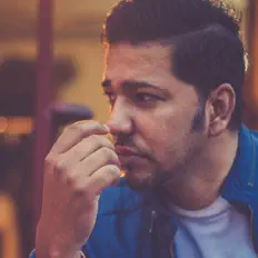 Poslechněte si interpreta Sami Khan, sledujte hudební videa, přečtěte si životopis, podívejte se na data turné a další informace.