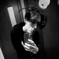 Dengarkan Yung Blxze, tonton video musik, baca bio, lihat tanggal tur & lainnya!