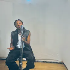 Escucha a SHally, mira videos musicales, lee su biografía, consulta las fechas de las gira y más.