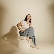 Isis Montemayorを聴いたり、ミュージックビデオを鑑賞したり、経歴やツアー日程などを確認したりしましょう！