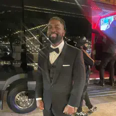 聆聽 Jokeronthebeat2、觀看音樂影片、閱讀小傳、查看巡演日期等！