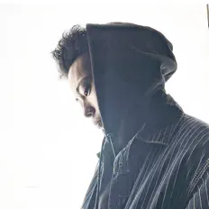 Yarch을(를) 듣고, 뮤직 비디오를 보고, 약력을 읽고, 투어 일정 등을 확인하세요!