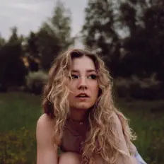 Poslechněte si interpreta moona lu, sledujte hudební videa, přečtěte si životopis, podívejte se na data turné a další informace.