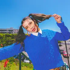 Ακούστε περιεχόμενο από REMM, παρακολουθήστε μουσικά βίντεο, διαβάστε το βιογραφικό, δείτε ημερομηνίες περιοδείας, και πολλά ακόμη!