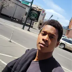 HopOutBoyを聴いたり、ミュージックビデオを鑑賞したり、経歴やツアー日程などを確認したりしましょう！