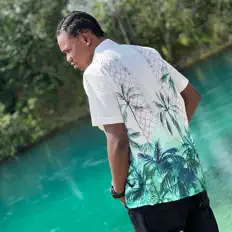 Ascolta Seongchi, guarda video musicali, leggi la biografia, vedi le date del tour & altro!