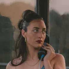 Ascolta Desiree Cannon, guarda video musicali, leggi la biografia, vedi le date del tour & altro!