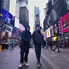 收听 MOORvision、观看音乐视频、阅读小传、查看巡演日期等 ！